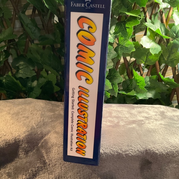 New Faber-Castell Comic Illustration Creative Studio - Picture 3 of 14